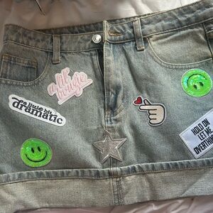 Denim Patch-Embellished Women's Shorts - Light Blue